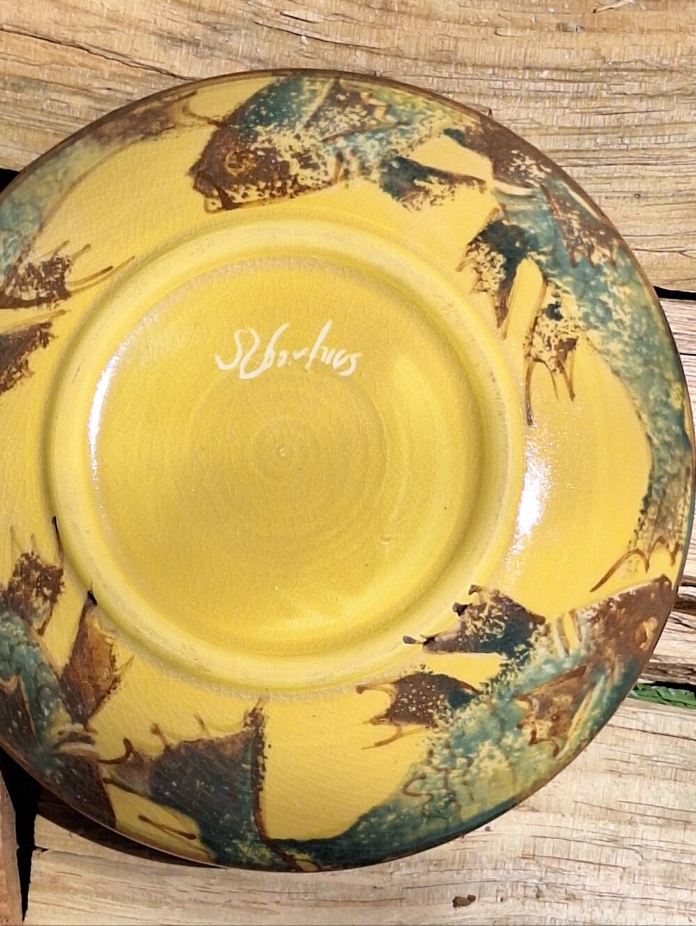 Yellow and Green Fish Motif Decorative Ceramic Bowl - Signed - Picture 8 of 10